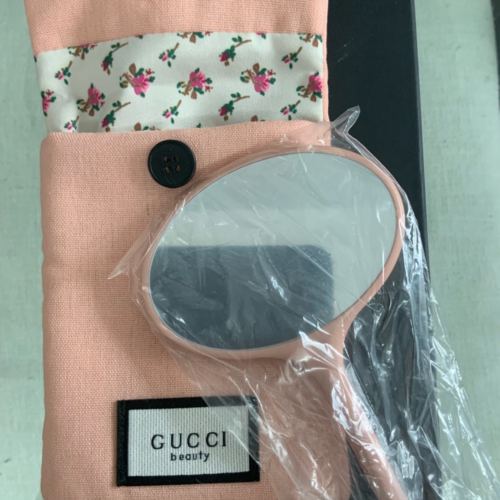 Gucci Beauty GWP Mirror and Dust Pouch